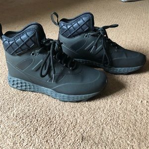 New balance 710 water resistant boots